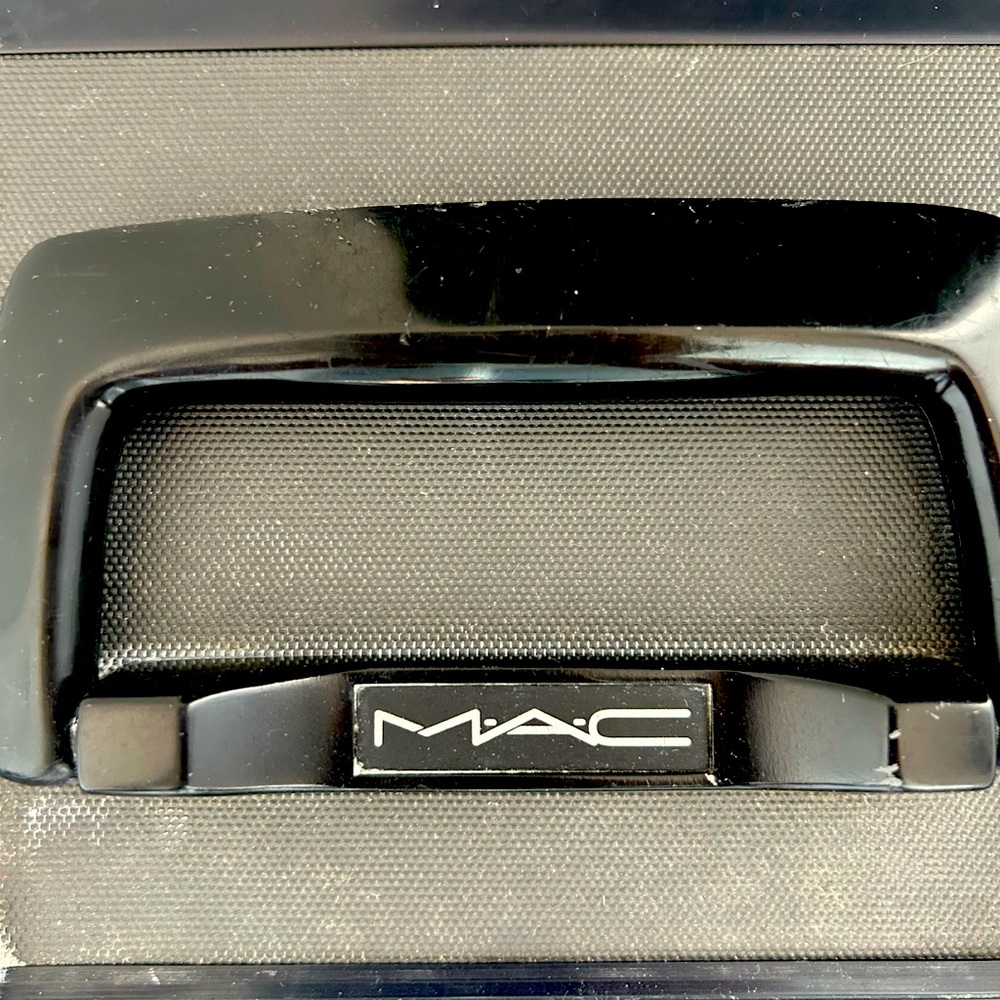 M.A.C box Vintage